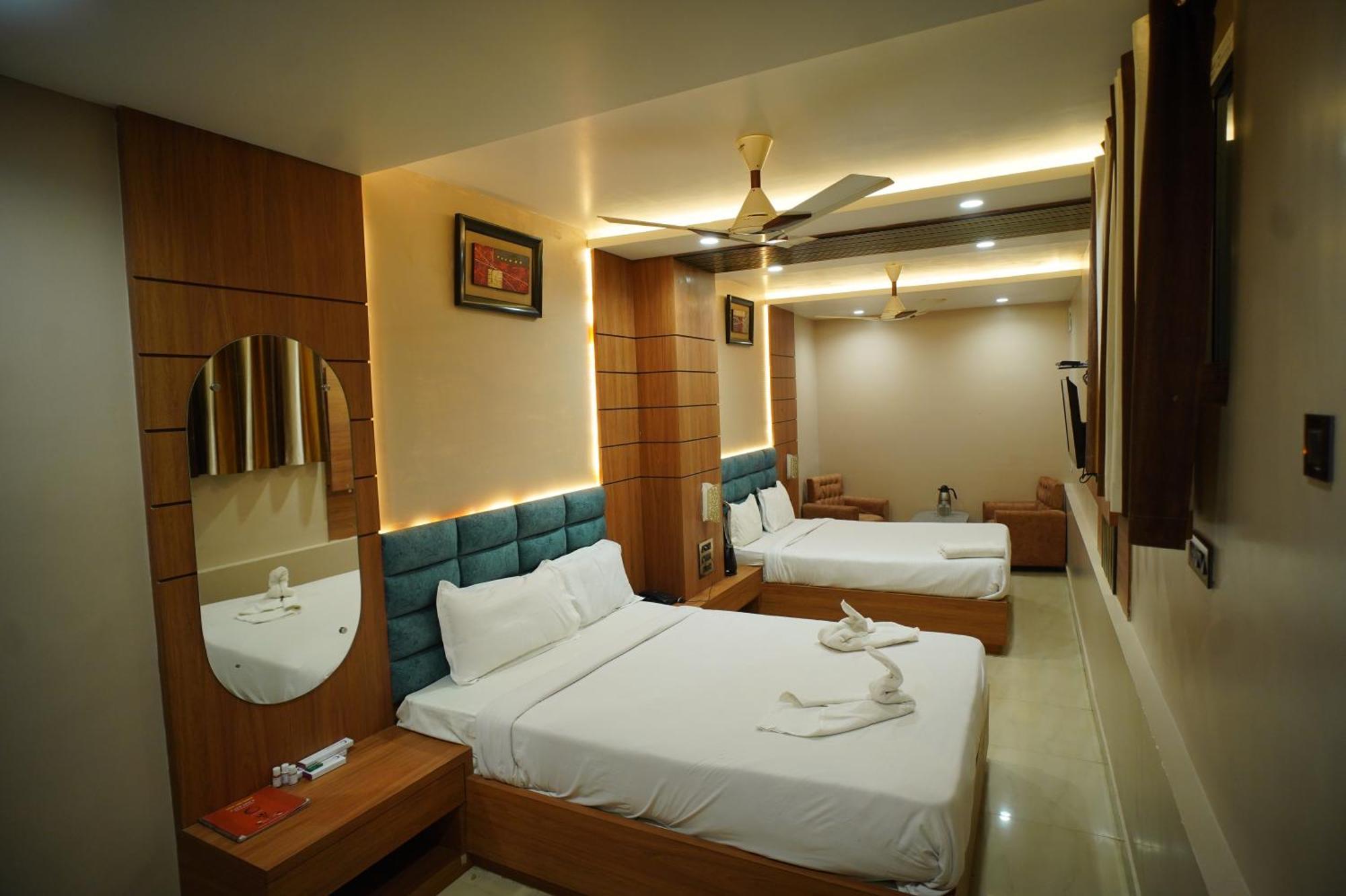 Hotel New Grand Деогарх Экстерьер фото