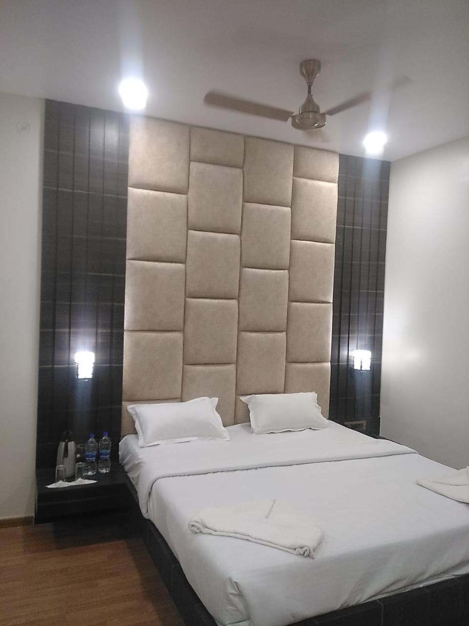 Hotel New Grand Деогарх Экстерьер фото