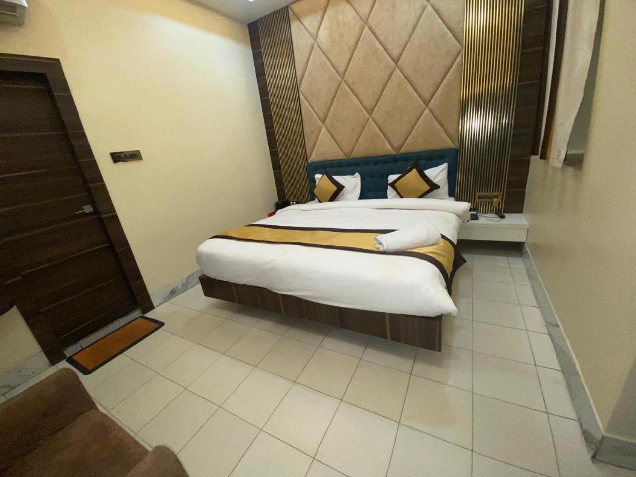Hotel New Grand Деогарх Экстерьер фото