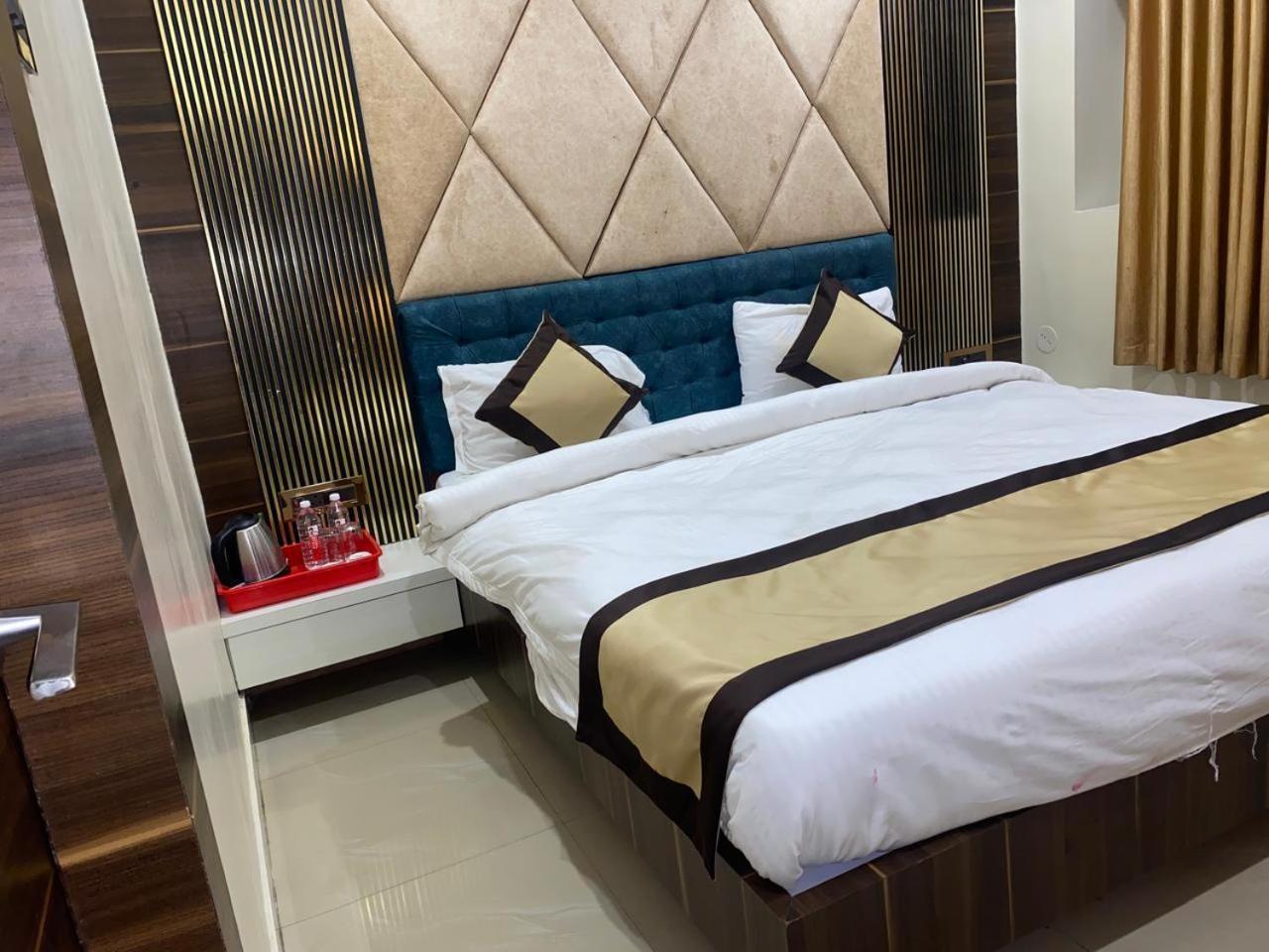 Hotel New Grand Деогарх Экстерьер фото